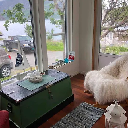 Semesterbostad Reinefjorden *